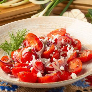 Salata cu rosii si telemea