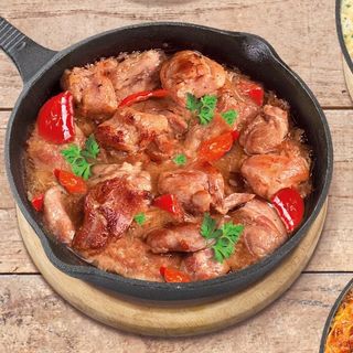 Tigaie picanta de vita cu mamaliga