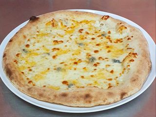 Pizza Quattro Formaggi Ø 30cm