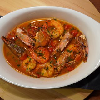 Creveti cu usturoi si rosii cherry