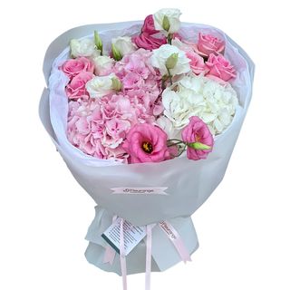 Buchet cu Hortensii Roz și Lisianthus