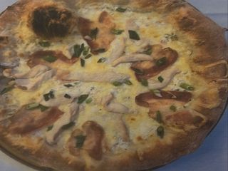 Pizza Cu Pui Și Bacon