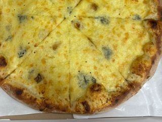 Pizza Quatro Formaggi Grande