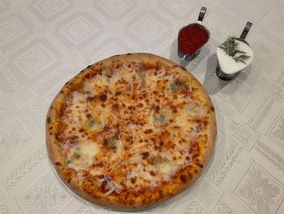 Pizza Quattro Formaggi 