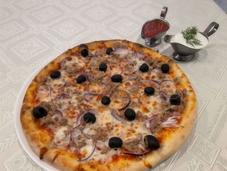 Pizza Tonno