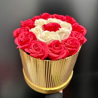 Trandafiri de săpun in cutie cadou