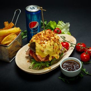 Burger de Pui Dublu - MENIU + Doza Pepsi