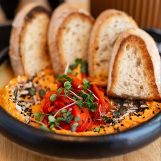 HUMMUS