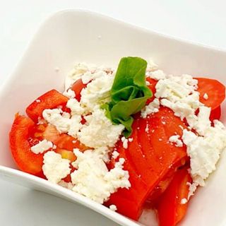 Salată roșii cu telemea