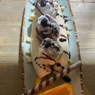 Banana split cu înghețată