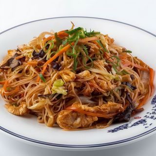 C12.	Taitei de orez cu porc/猪肉炒米粉/Fried rice noodles with pork