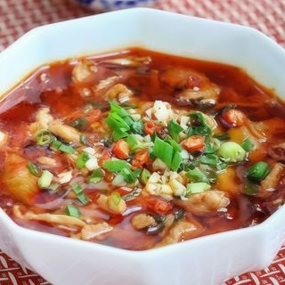 I08.	Vita fiarta in sos picant/水煮牛肉/Poached sliced beef in hot chilli sauce