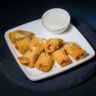 P02.	Banana cu nuca de cocos rasa/炸香蕉卷/Fried banana