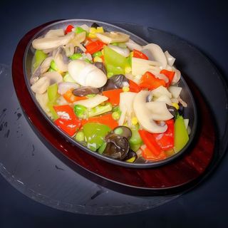 F01.	Legume pe plita incinsa/铁板什锦/Vegetables on the hot plate