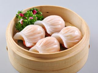 B04. Coltunasi cu creveti la abur/虾饺/Steamed shrimp dumplings
