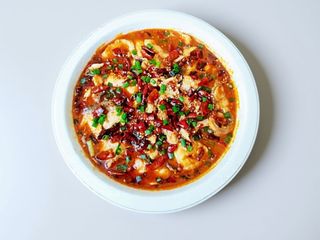 J03.Peste fiert in sos picant/水煮鱼/fish in hot chilli sauce **