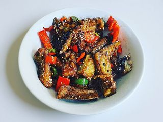 E07.	Vinete Ganbian/干煸茄条/Dry fried eggplant
