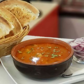 Ciorbă de fasole uscată cu ciolan afumat