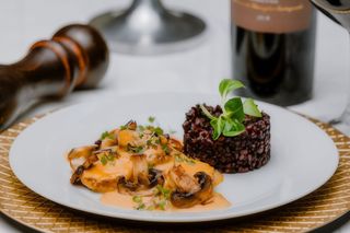 Muşchiuleţ alb-negru