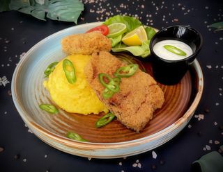 Crap file cu mamaliguta si mujdei - prajit