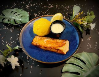 File de salau de Nil cu mamaliguta si mujdei