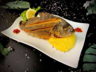 Dorada regala cu mamaliguta si mujdei - grill