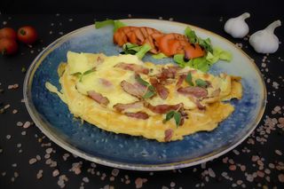 Omleta cu sunca si cascaval