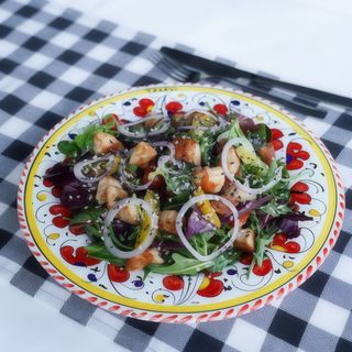 Insalata con tonno fresco