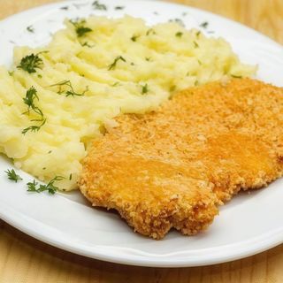 Meniu Snitel de pui + Piure + salata de varza