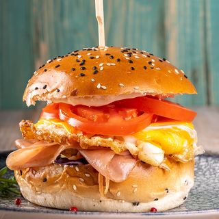 Prosciutto & Egg Sandwich