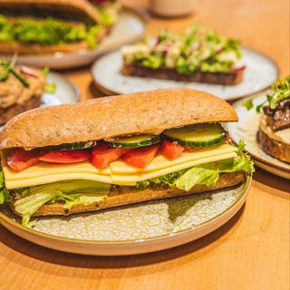 Sandwich cu șuncă vegana - vegan / de post