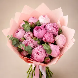 Buchet bujori si verdeata