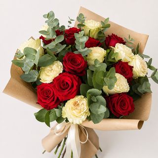 Buchet trandafiri rosii si albi