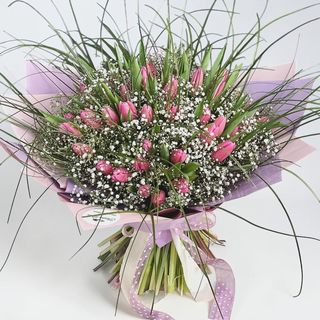 Buchet lalele si verdeata