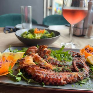 Caracatiţă la grătar