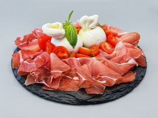 Buratta cu Prosciutto Crudo