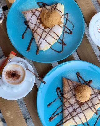 Clatite cu finetti si inghetata