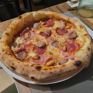 Pizza Canibale