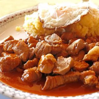 Tochitura de porc cu mamaliga