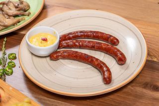 Carnaciori de prepelita la grătar si cartofi cu rozmarin