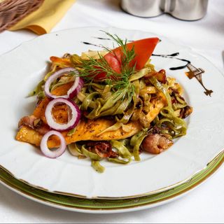 Piept de pui cu pappardelle si ciuperci de padure