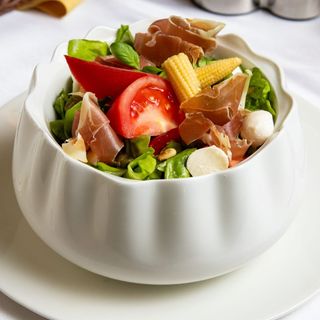 Salata cu prosciutto