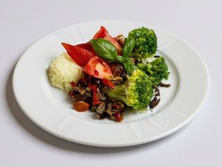 Broccoli cu ciuperci, legume inabusite si orez