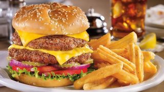 Double cheesburger + plus suc gratis 