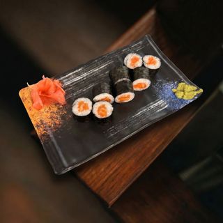 SALMON MAKI
