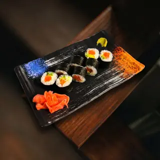 PHILLY SALMON MAKI