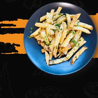 Cartofi prajiti pai cu usturoi si patrunjrl