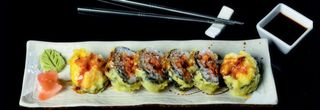 Spicy Salmon tempura maki