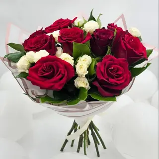 Buchet rosu cu alb