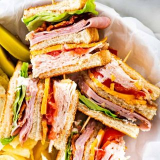 Sandwich tasty cu sunca